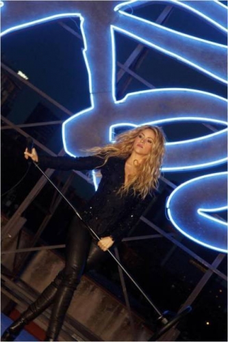 Perfume_Rock21_by_Shakira_Imagem_Promocional_17.jpg