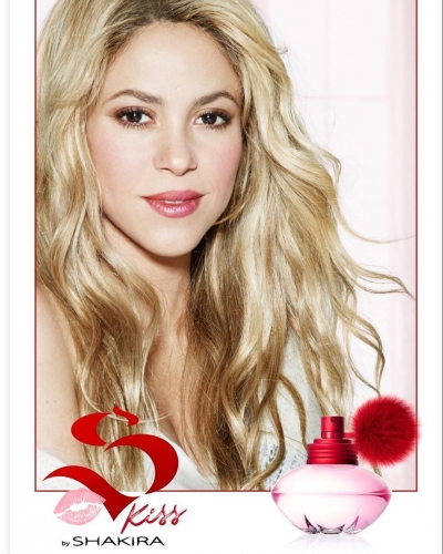 Perfume_S_by_Shakira_Kiss_Imagem_Promocional_1.jpg