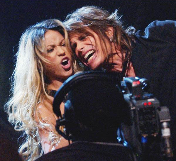 Shakira_-_MTV_Icon_Aerosmith_2002_-_9.jpg