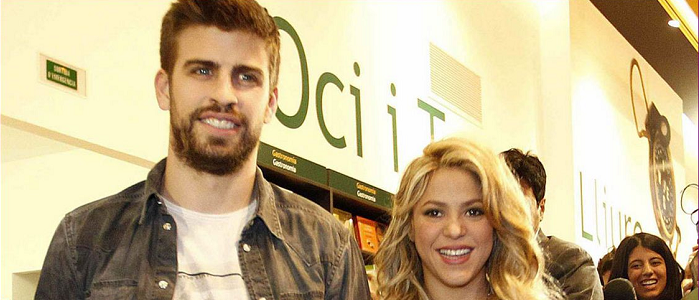 Shakira Canta Para Dez Mil na Rússia