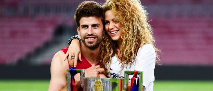 Shakira comemora os dois gols de Gerard Piqué em derrota do Barça