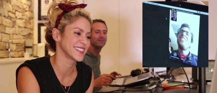 Shakira liga para fã e mostra tudo nas redes sociais