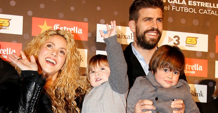 O bom filho à casa torna: Shakira chega à Colômbia com a família para o Ano Novo
