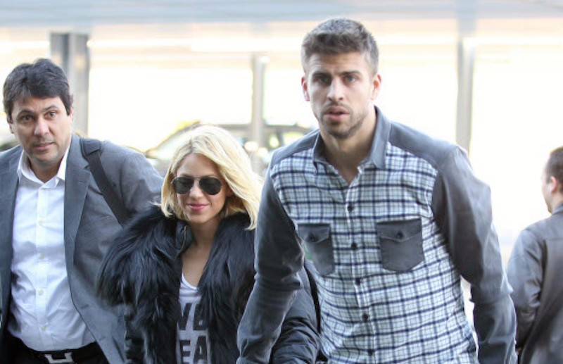 Shakira e sua família embarcam rumo à Colômbia
