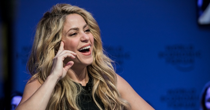 Shakira concede entrevista no primeiro dia do Fórum Econômico Mundial