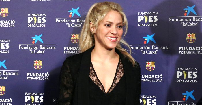 Shakira anuncia construção de nova escola em Barranquilha