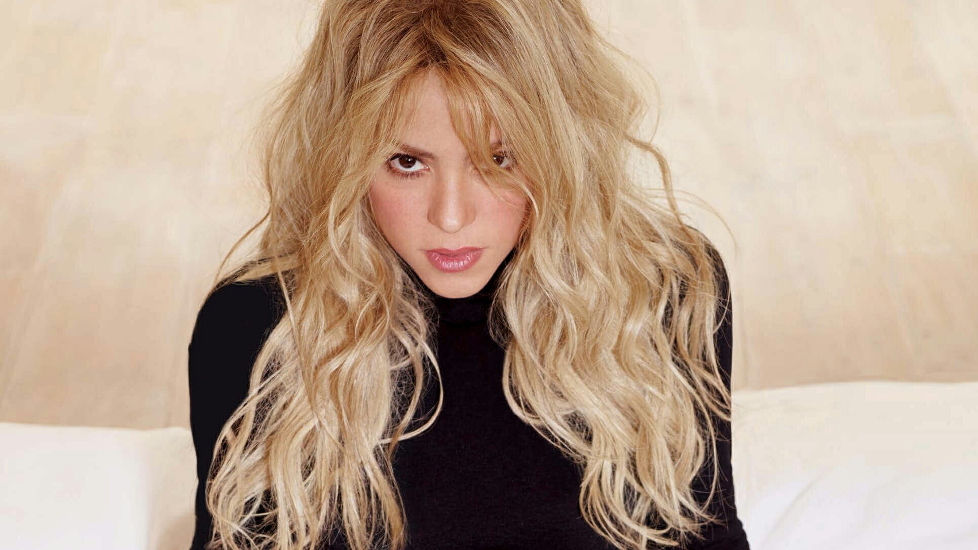 Shakira continua “arrochando” nos bastidores de novo clipe