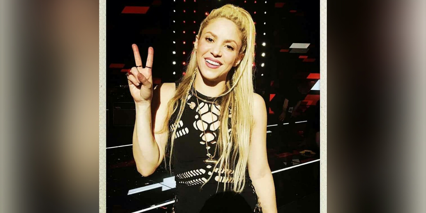 Shakira canta “Me Enamoré” e “Comme Moi” na final do The Voice França