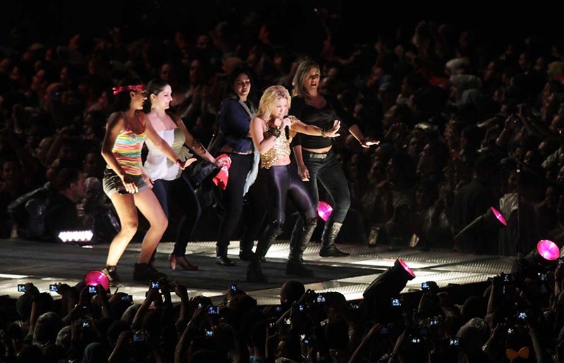 De Olho na Tour: América Latina, Shakira diante de verdadeiras multidões