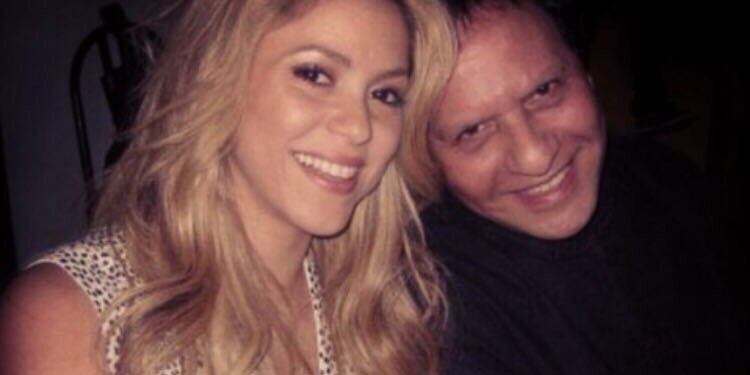 Shakira lamenta a morte do estilista Azzedine Alaia