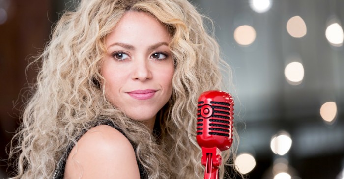 Mídia especula suposta operação de cordas vocais de Shakira