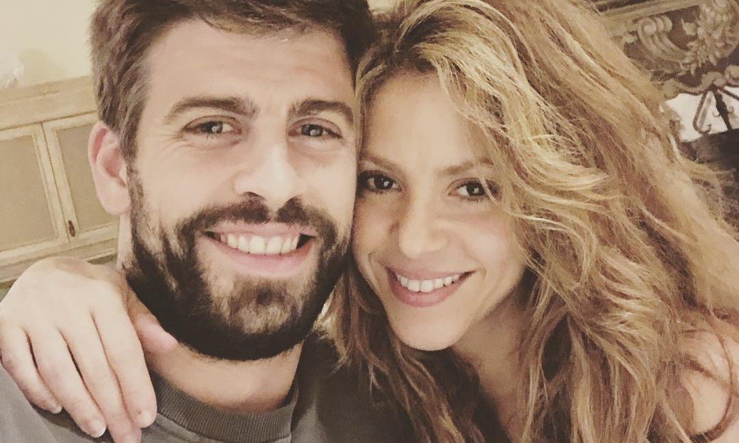 Em clima romântico, Shakira e Piqué jantam em Barcelona