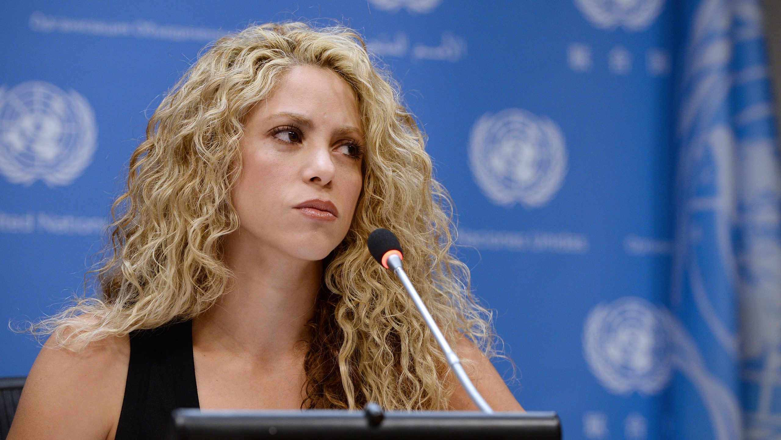 Shakira reforça pedido de isolamento social para combater o coronavírus