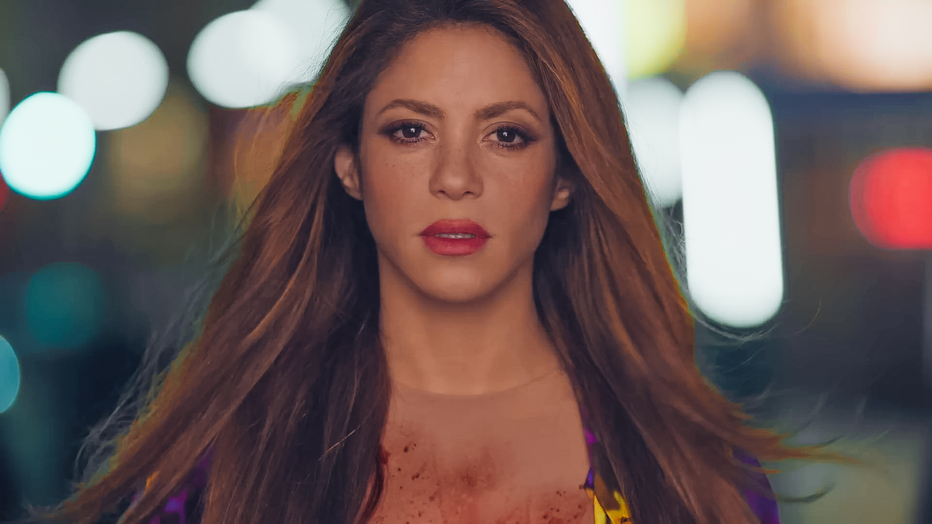 Opinião: Após término, Shakira reacende a chama de sua carreira com o impactante clipe de “Monotonía”