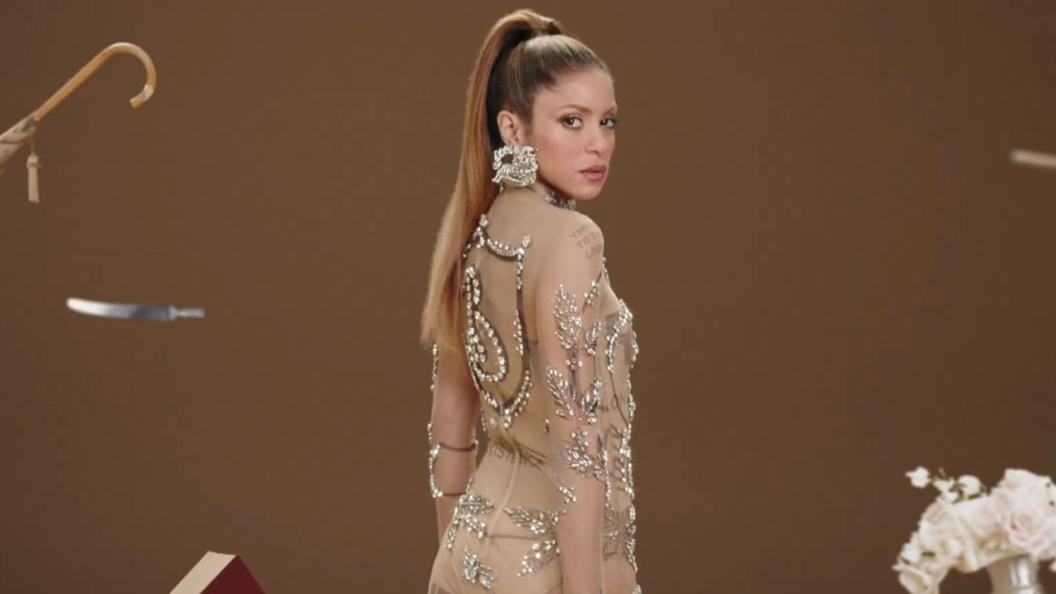 Shakira sugere novo álbum para 2023 em entrevista para a Vogue UK