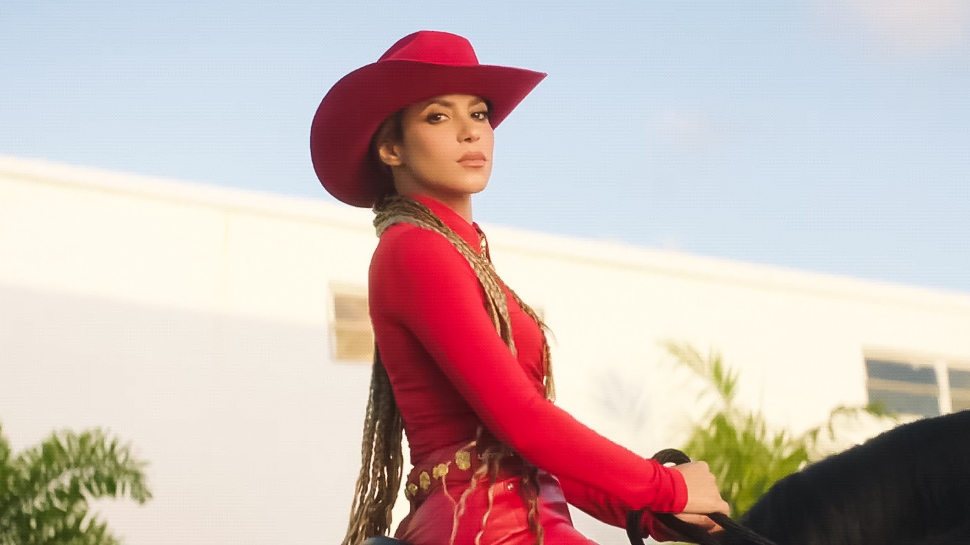 Shakira sensualiza com ritmos mexicanos no clipe de El Jefe